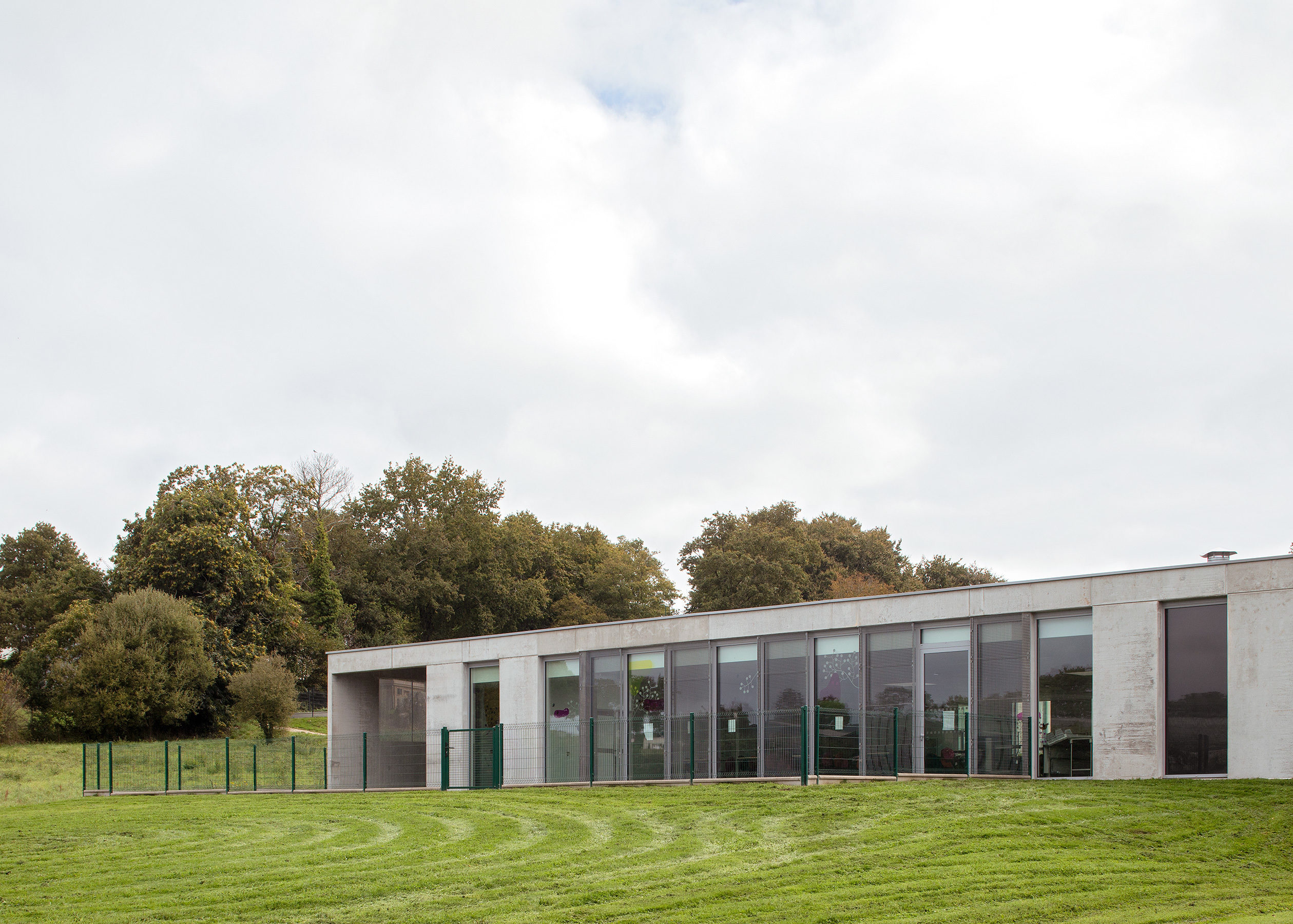 AGA resto scolaire TREFFLEAN BD 24